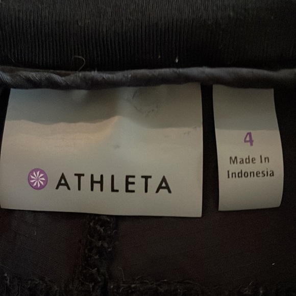 Athleta women’s capri pants - Picture 3 of 4